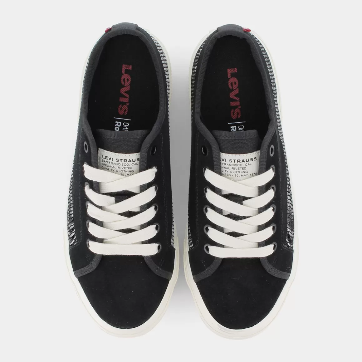 Nouveautés Levi's® Chaussures Decon Plus Lacets - Modèle 234204-709 en Noir Intense  

Édition limitée avec renforts contrastants et semelle ultra-légère, style urbain intemporel pour mouvement quotidien.