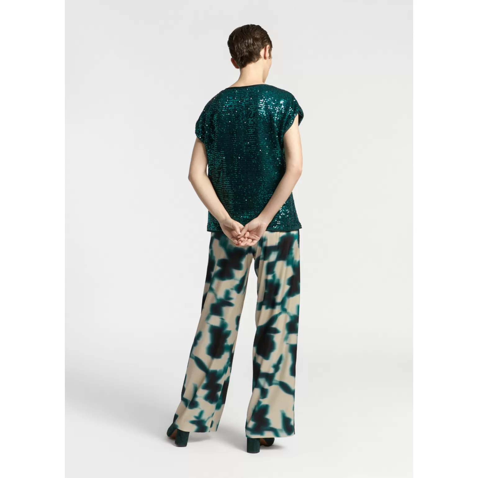 Chemisier scintillant Xandres en liquidation - Dernières pièces disponibles avec motifs pailletés raffinés