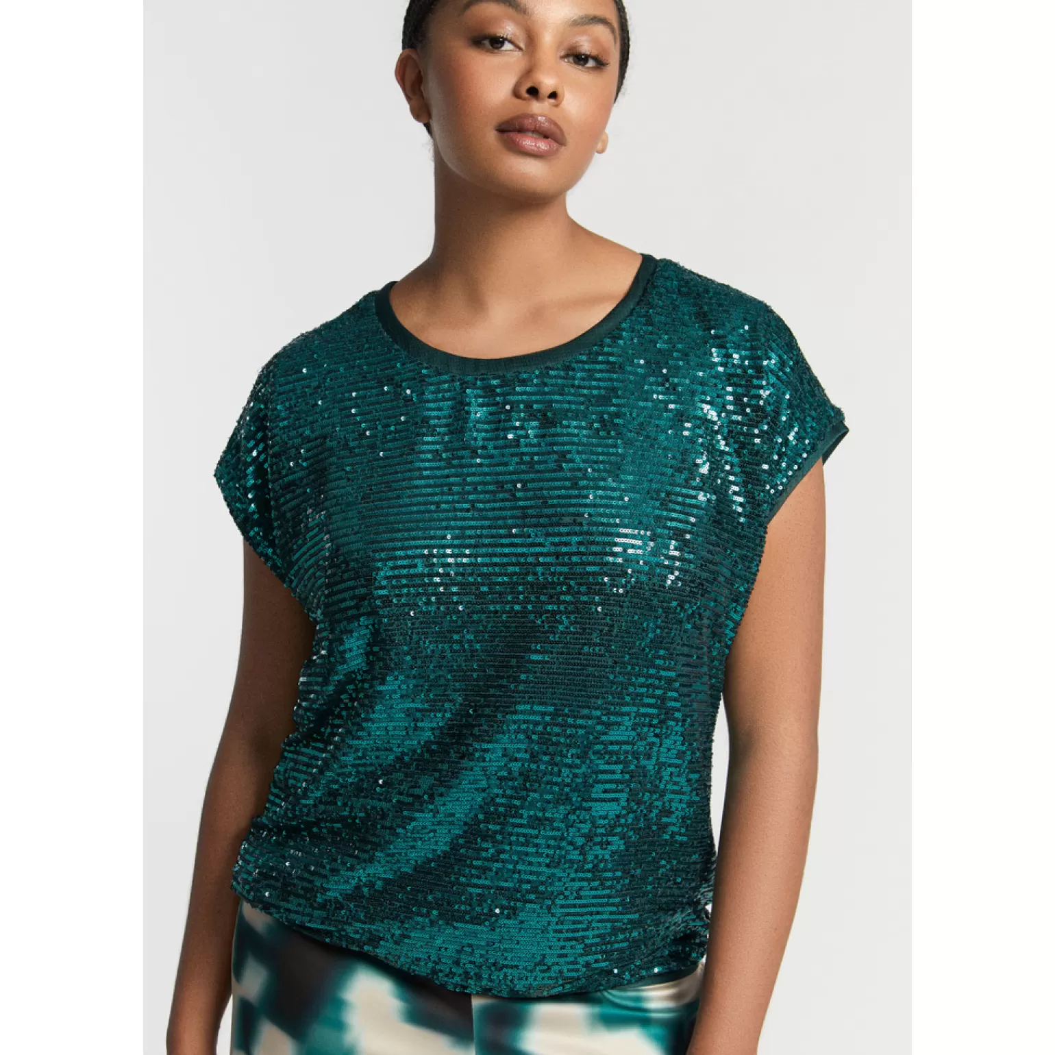 Chemisier scintillant Xandres en liquidation - Dernières pièces disponibles avec motifs pailletés raffinés