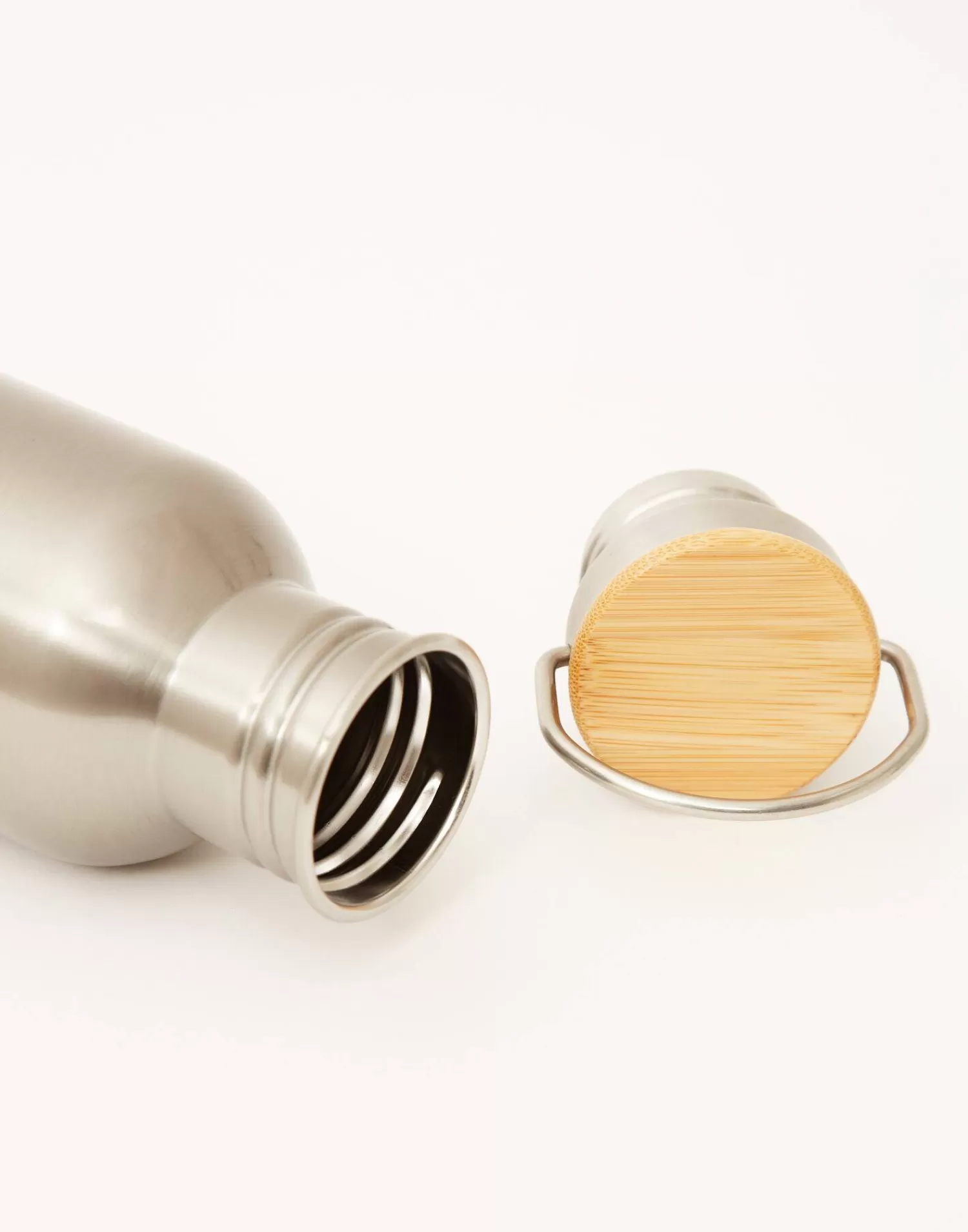 Flacon Natura en métal élégant - Capacité 500ml, édition durable