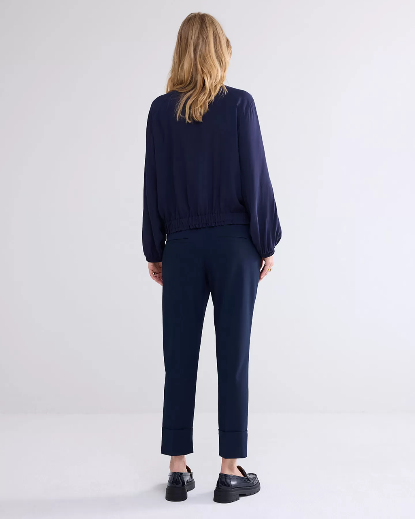 Pantalon-culotte ajusté bleu nuit - Coupe slim élégante pour printemps/été