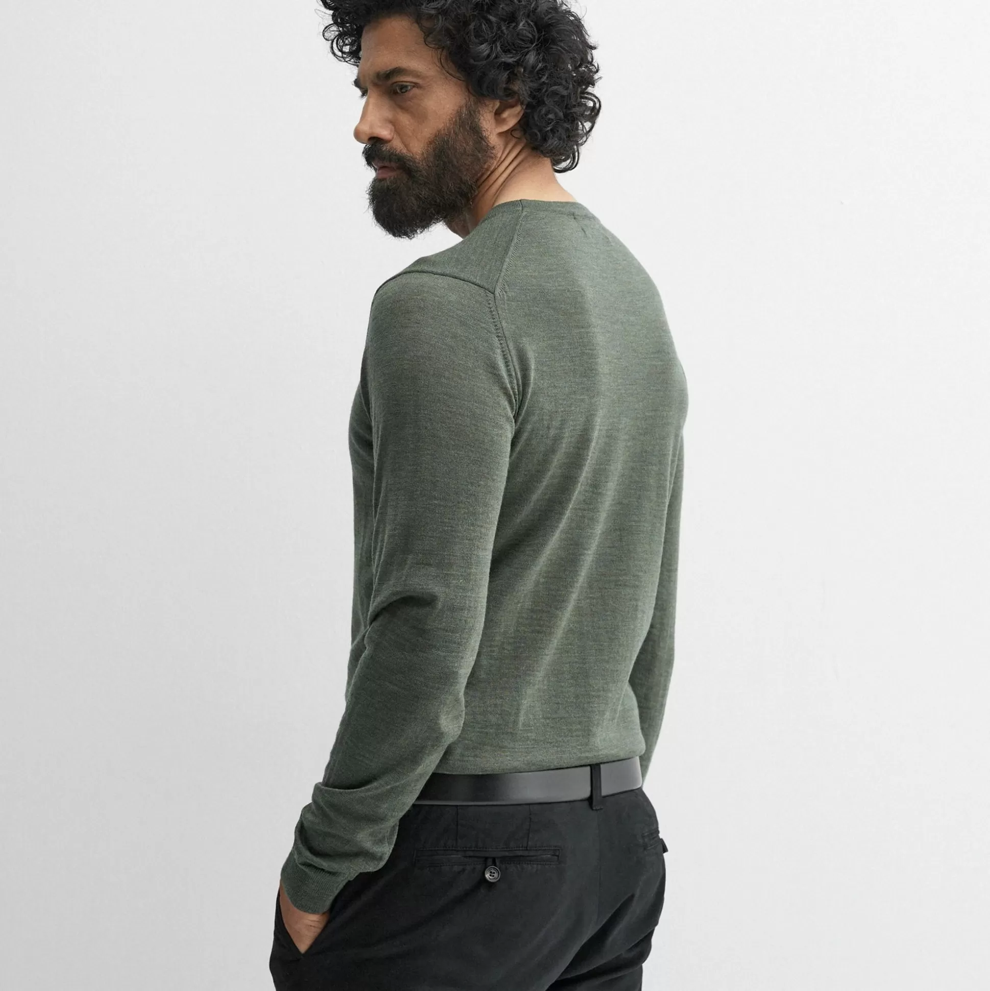 Pull en Laine Oliver Sweeney - Camélia Sable, Confort Urbain Élégant  
Chandail Premium Marron Clair - Oliver Sweeney Édition Limitée, Détente Moderne  
Élégance Hiver Oliver Sweeney - Pull Camel Doux, Style Contemporain Essentiel
