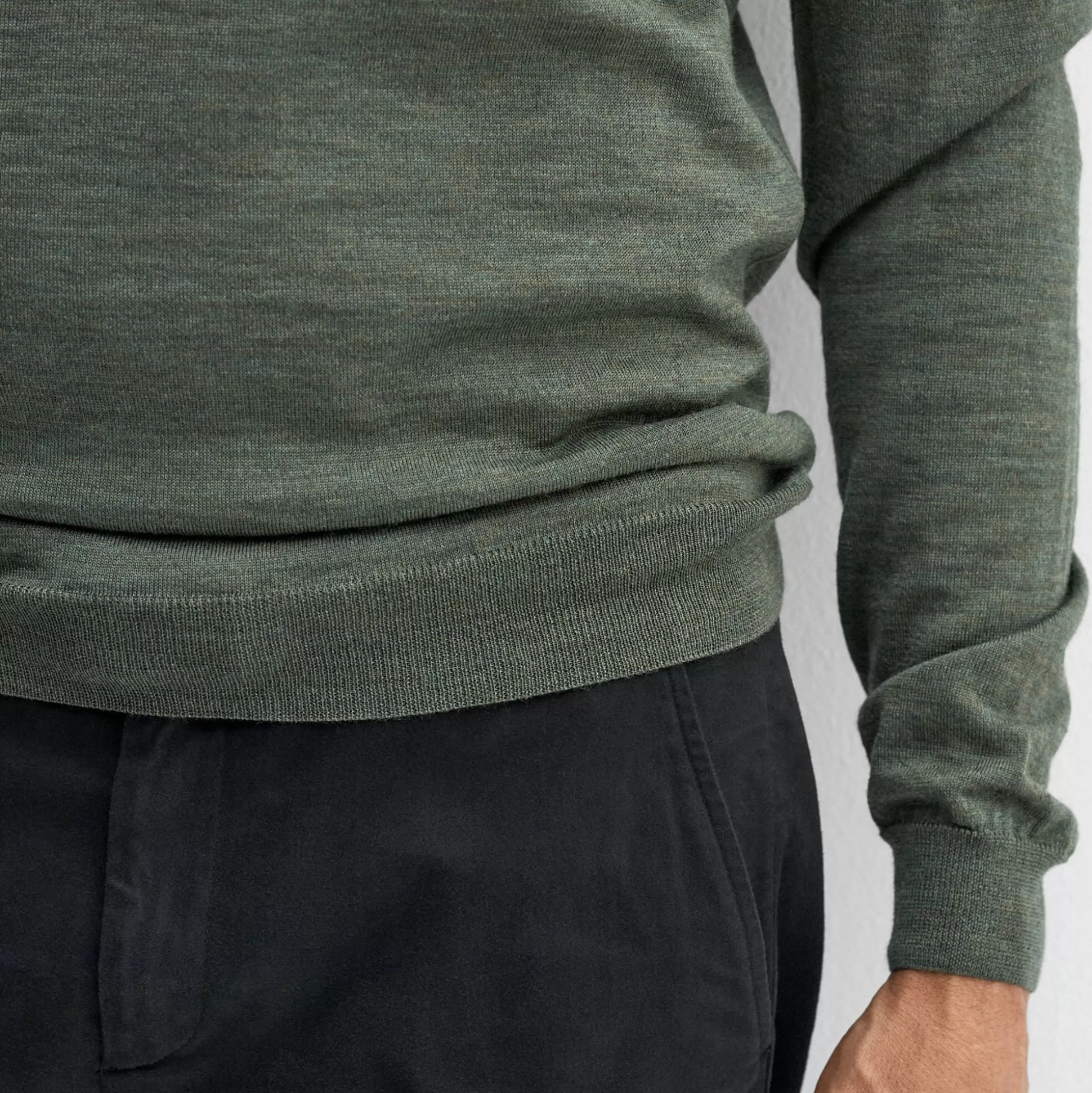 Pull en Laine Oliver Sweeney - Camélia Sable, Confort Urbain Élégant  
Chandail Premium Marron Clair - Oliver Sweeney Édition Limitée, Détente Moderne  
Élégance Hiver Oliver Sweeney - Pull Camel Doux, Style Contemporain Essentiel