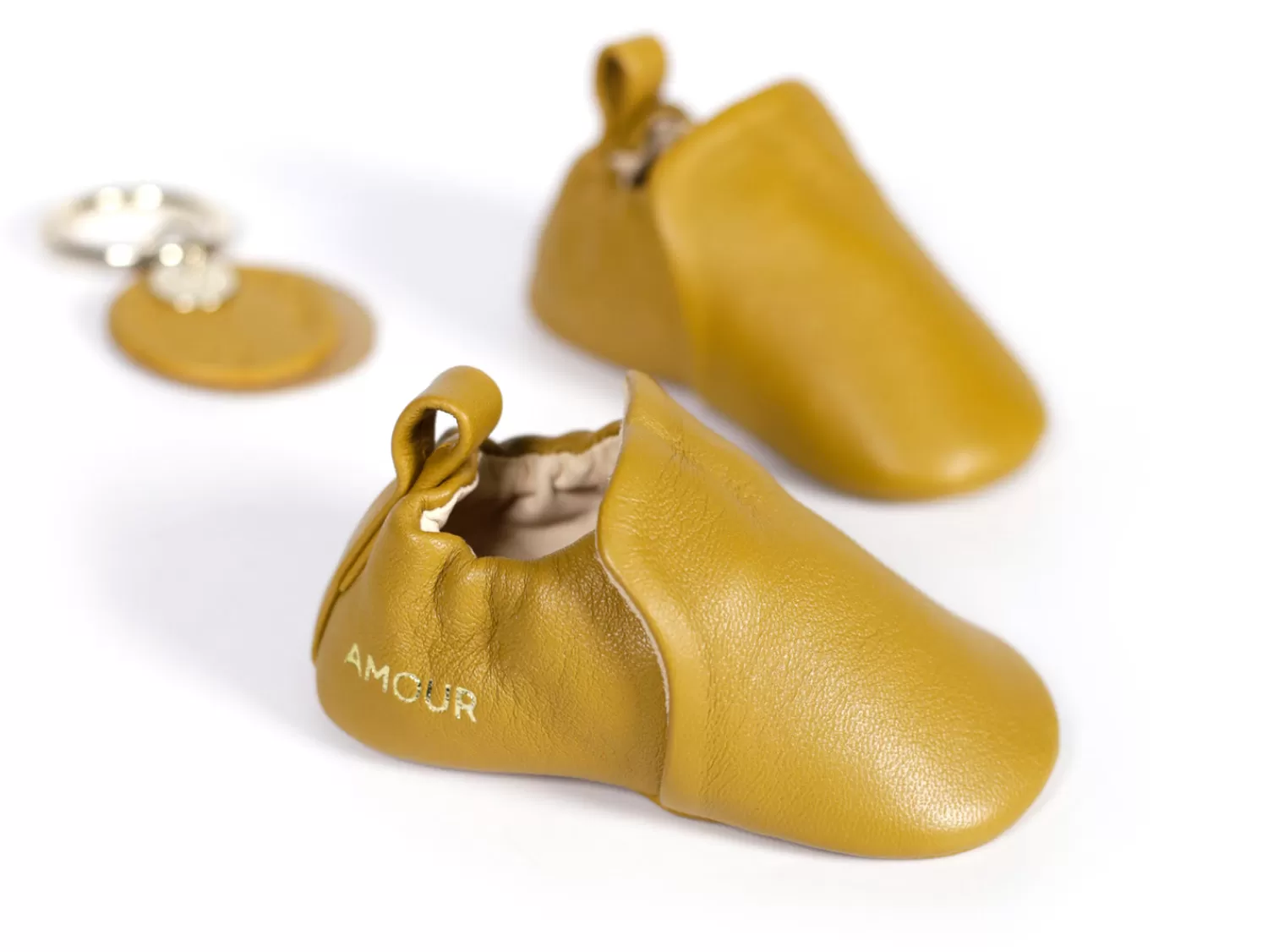 Promo Immanquable : Chausson en Cuir Souple Curry par Craie Studio - Nuance Moutarde Éclatante