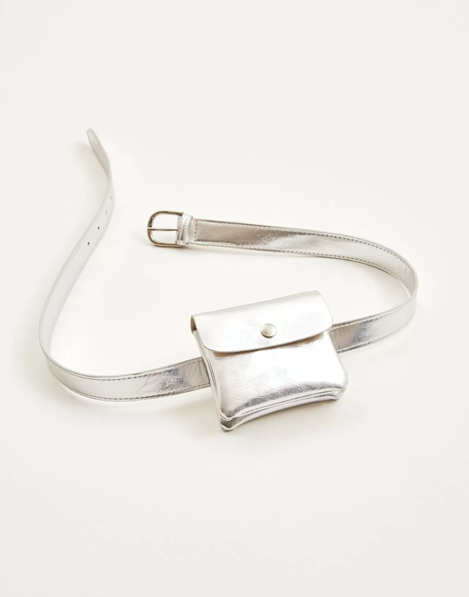 Ceinture vernie Natura - Modèle élégant en cuir laqué pour style urbain raffiné 

(Ceinture homme premium en cuir brillant - Collection exclusive d'accessoires mode durables)