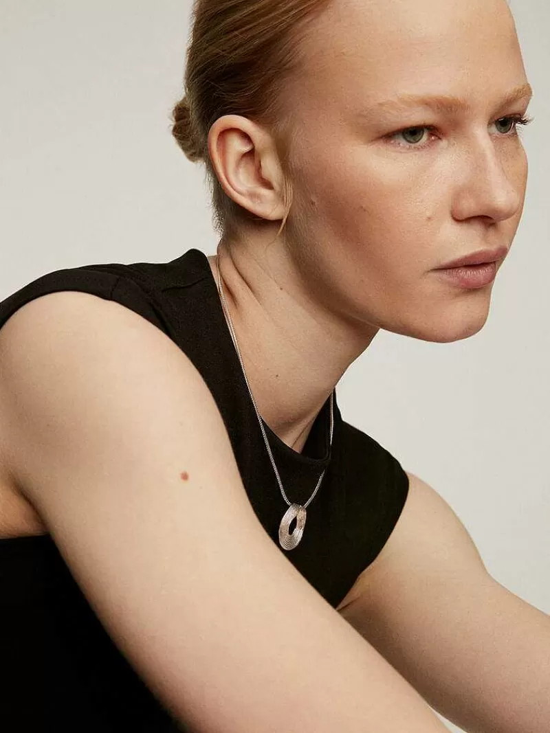 Collier féminin en argent 925 - Pendentif ovale avec motif sculpté artisanal, pièce intemporelle Aristocrazy
