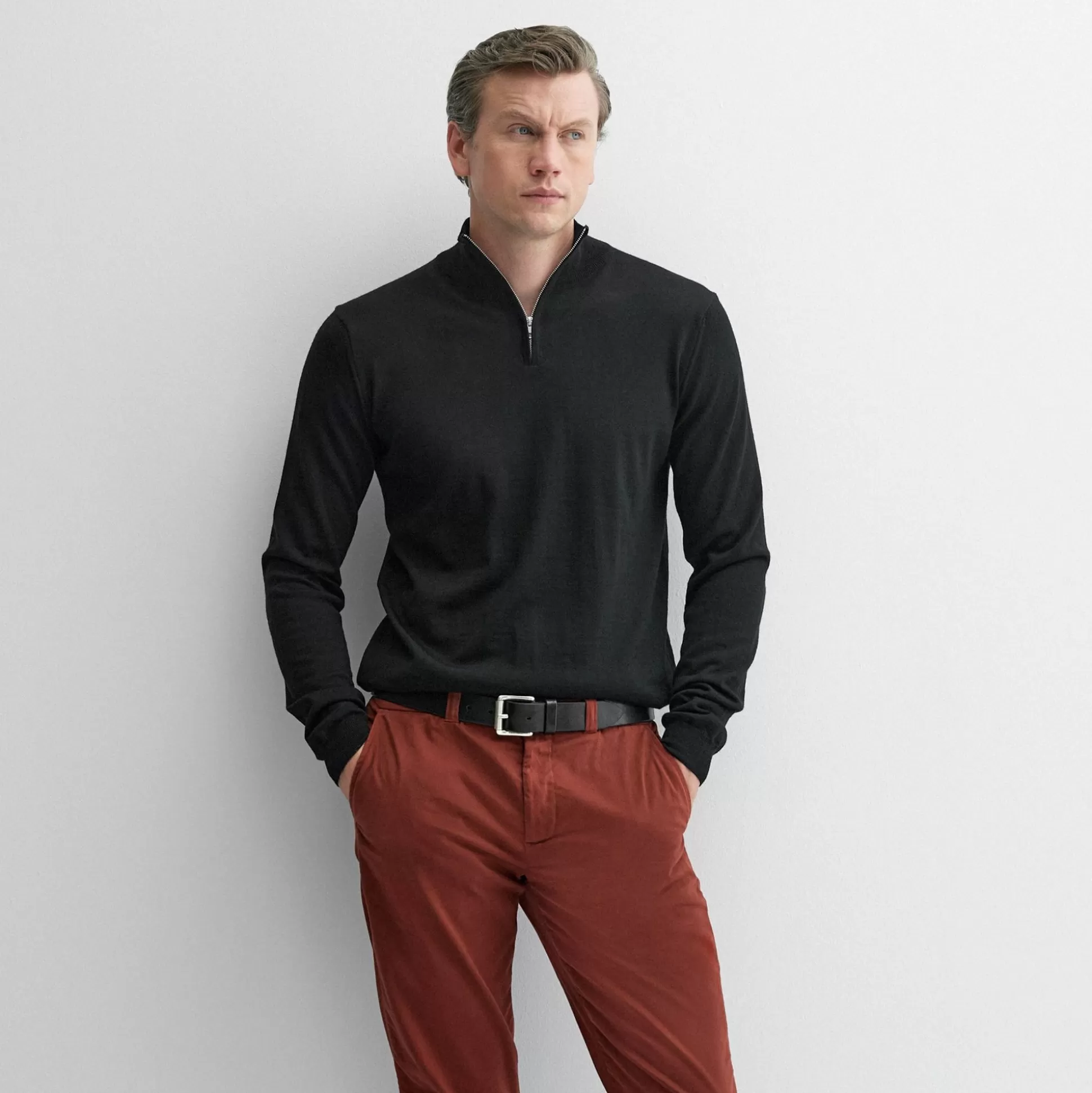 Pull Oliver Sweeney en Maille Élégant - Noir Profond Curragh  
Collection Exclusive Tricotage Haut de Gamme