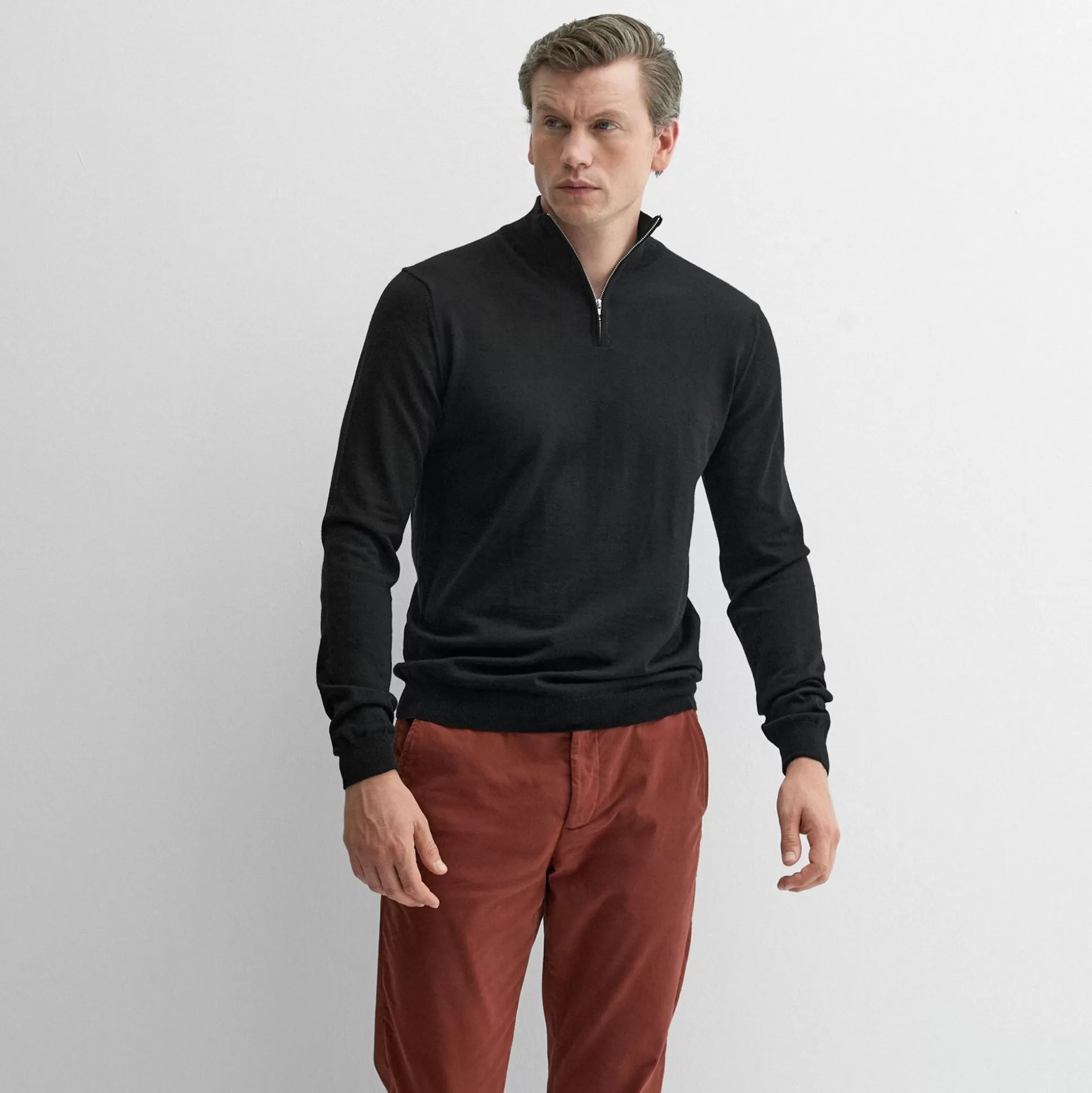 Pull Oliver Sweeney en Maille Élégant - Noir Profond Curragh  
Collection Exclusive Tricotage Haut de Gamme