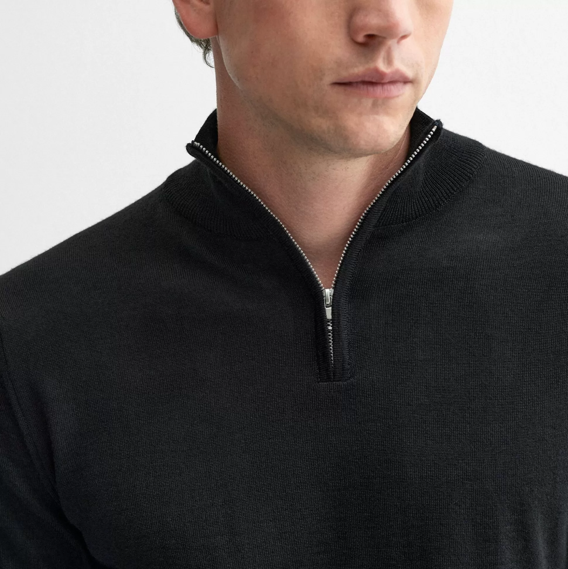 Pull Oliver Sweeney en Maille Élégant - Noir Profond Curragh  
Collection Exclusive Tricotage Haut de Gamme