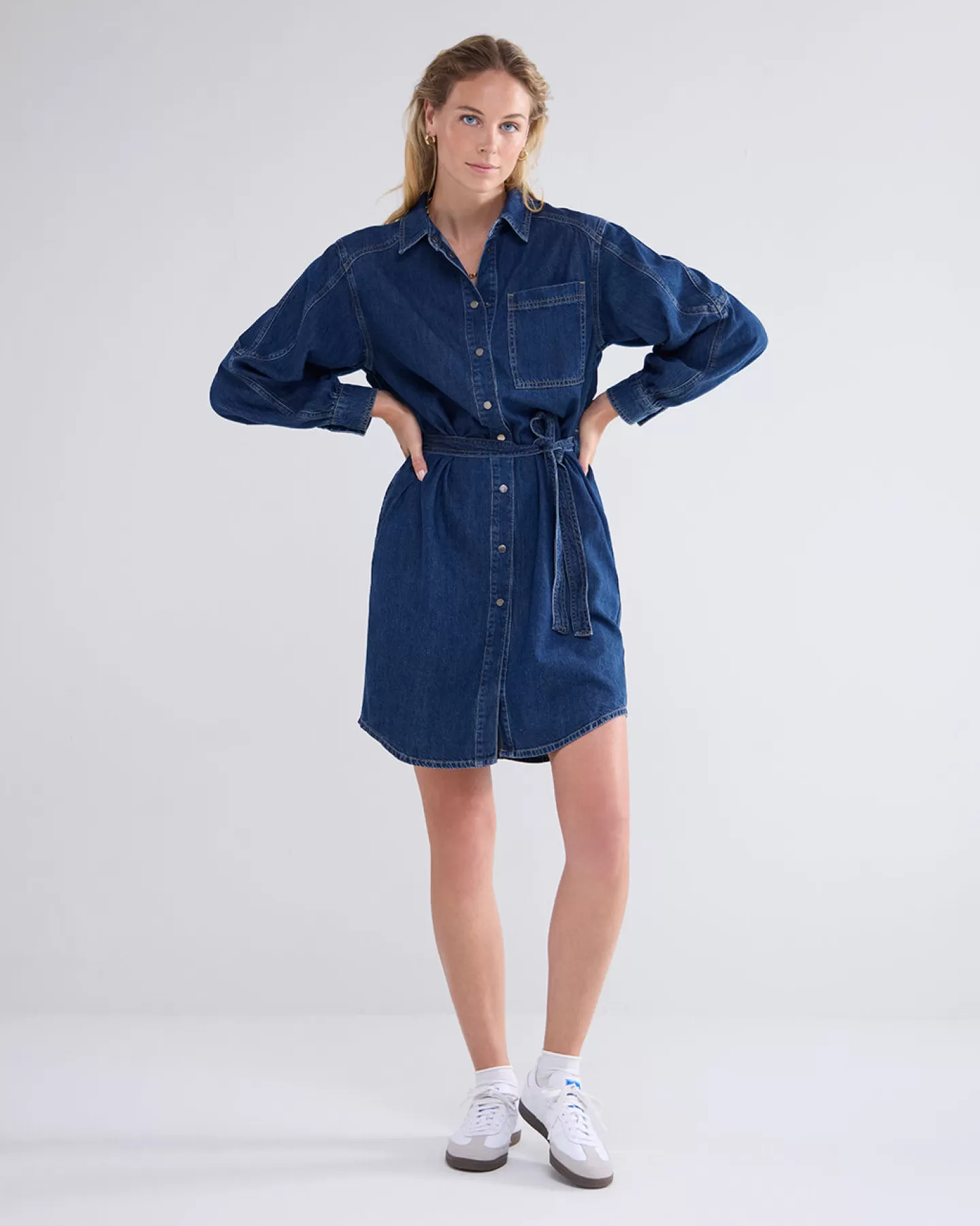 Robe Chemise Élégante en Dénim Résistant Bleu Nuit - Collection Summum
