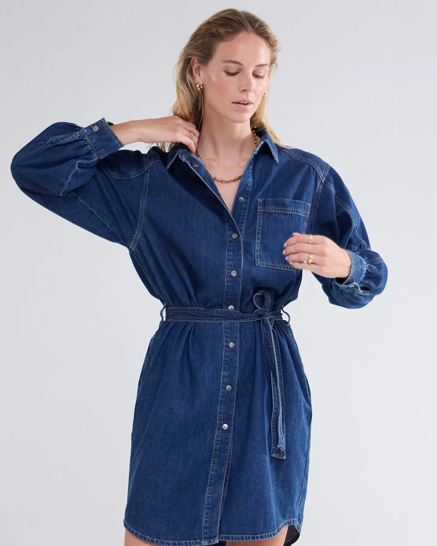 Robe Chemise Élégante en Dénim Résistant Bleu Nuit - Collection Summum