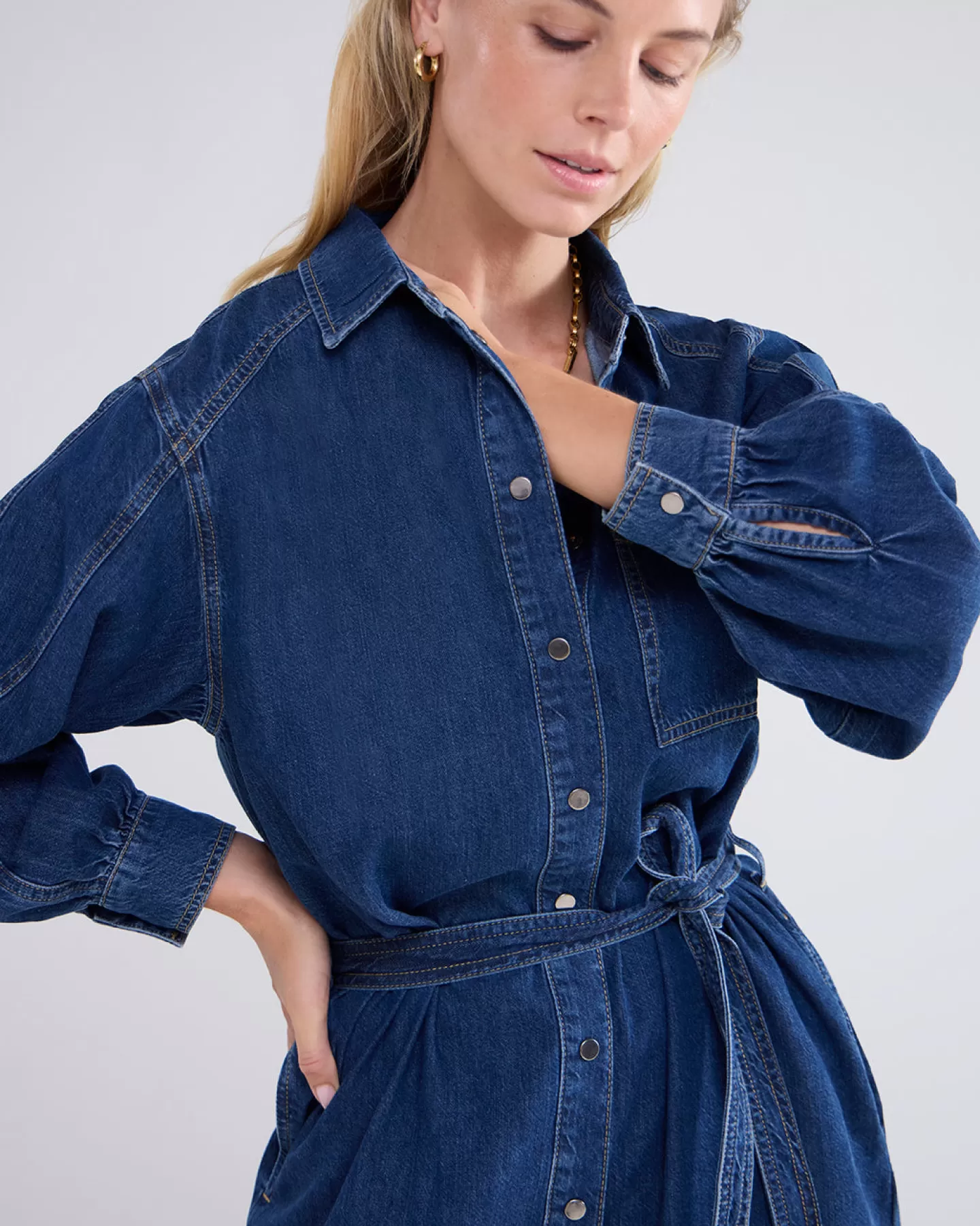 Robe Chemise Élégante en Dénim Résistant Bleu Nuit - Collection Summum