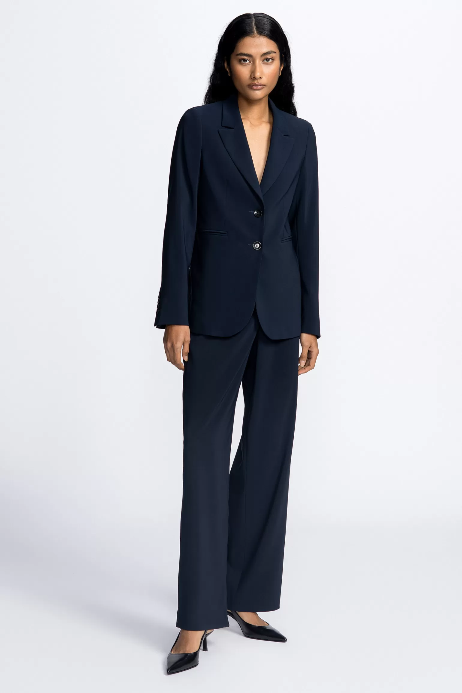 Blazer ajusté bleu marine infroissable pour femme - Xandres à prix doux