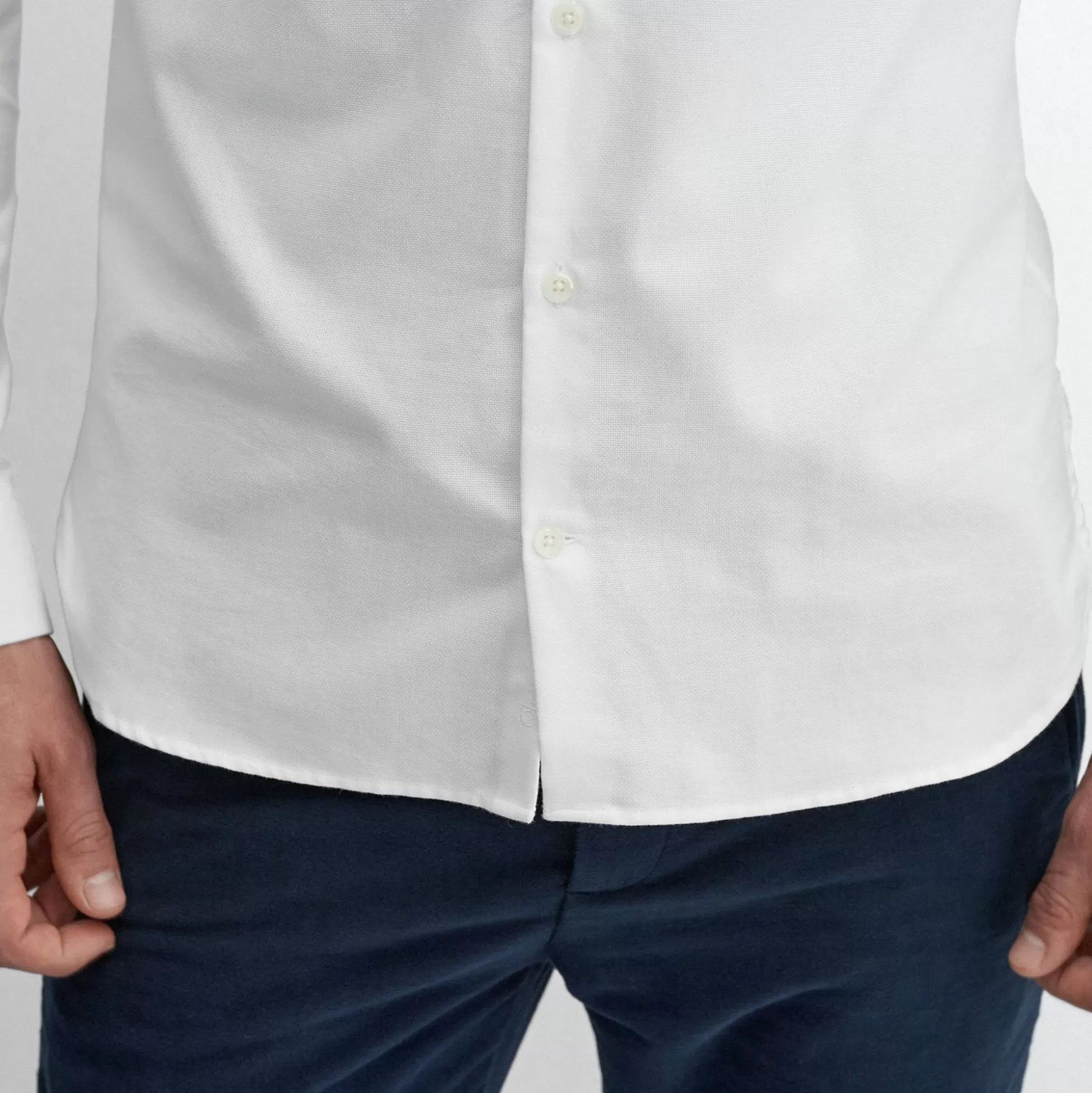 Chemise homme Oliver Sweeney - Blanc Dunmore, élégance intemporelle en coton luxe pour un style sophistiqué