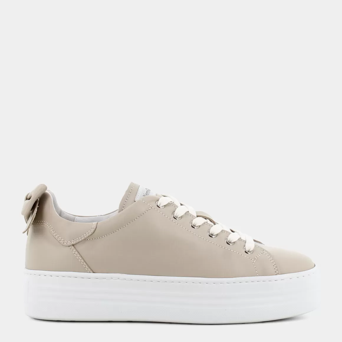 Baskets NERO GIARDINI Modèle E306520D en Tonalité Sable - Chaussures Décontractées Confortables en Cuir Souple, Couleur Crème Clair - Style Urbain Élégant pour Marches quotidiennes