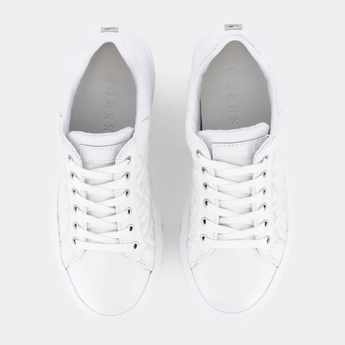 Baskets GUESS Fl5Ive Ele12 en Blanc Pur - Confort Élégant pour un Style Urbain