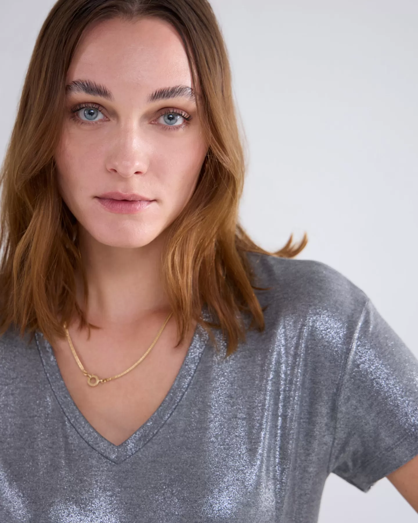 Top féminin brillant basique à décolleté en V - Gris élégant - Collection Summum - Hauts & T-shirts tendance