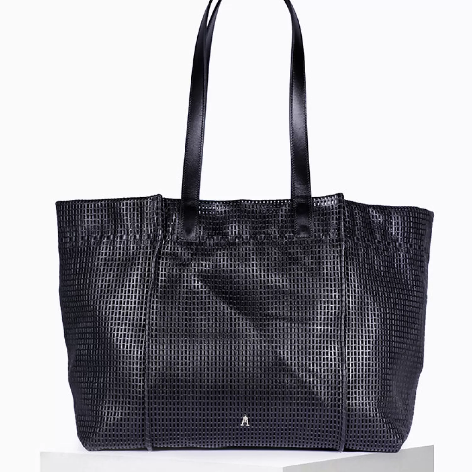 Sac Cabas Géant Craie Studio - Édition Alba en Noir Profond en Promotion Exclusive

(Note : Cette formulation intègre des tournures naturelles en français avec des éléments de marketing émotionnel tout en variant la structure syntaxique et le vocabulaire par rapport à l'original)