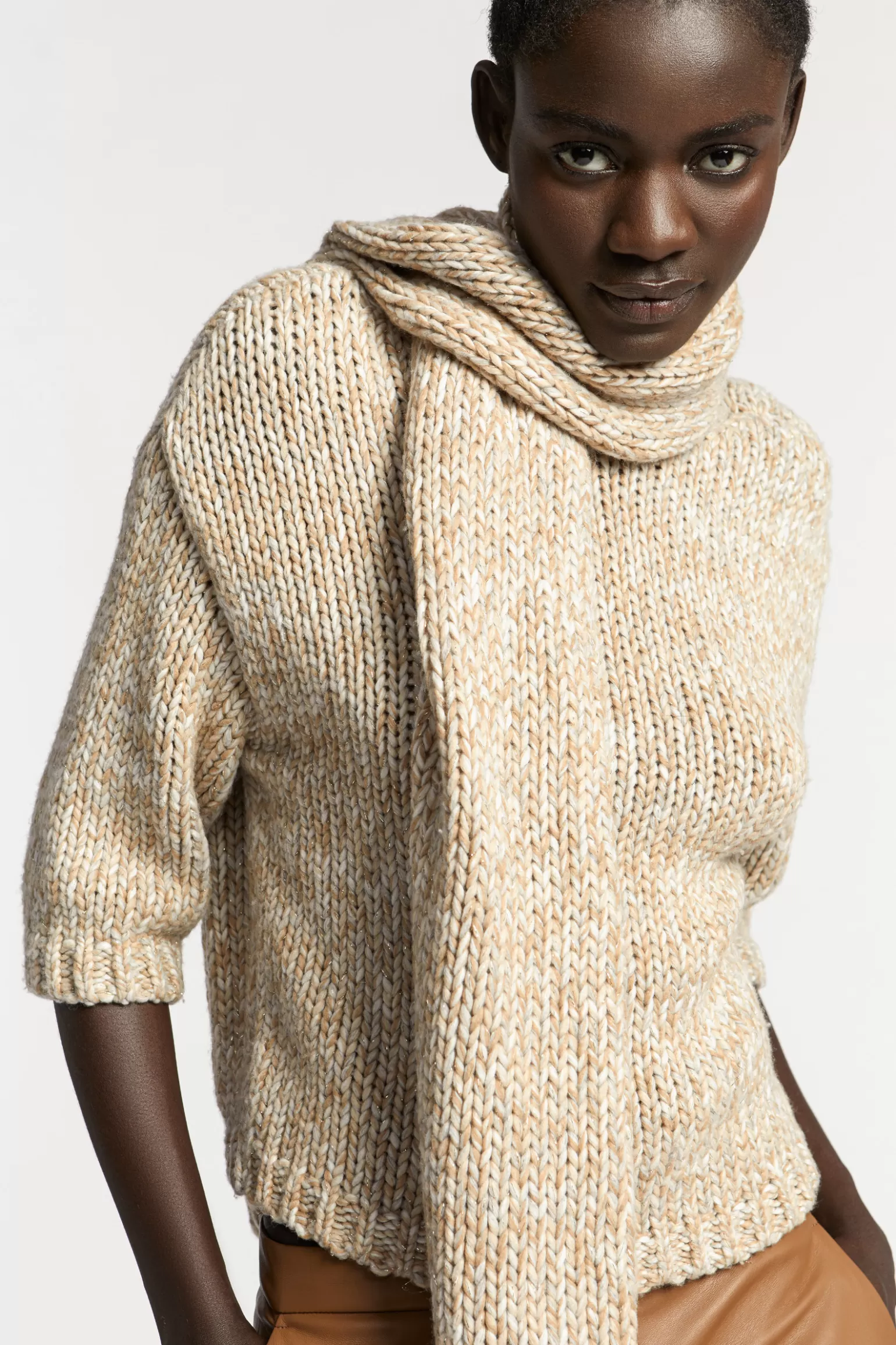 Pull en maille épaisse brodé de fils dorés - Édition prestige Xandres