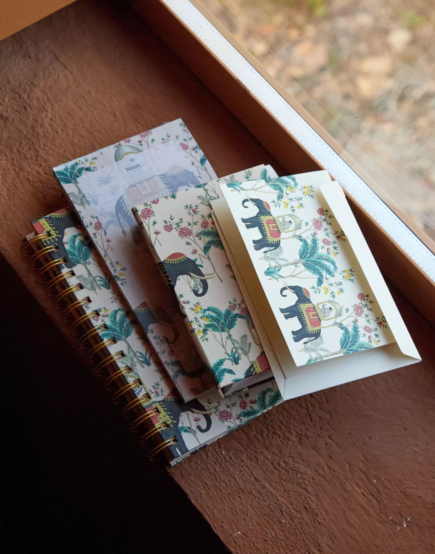 Carnet à spirale Natura Selection - Couverture motif éléphanteau, design naturel et pratique