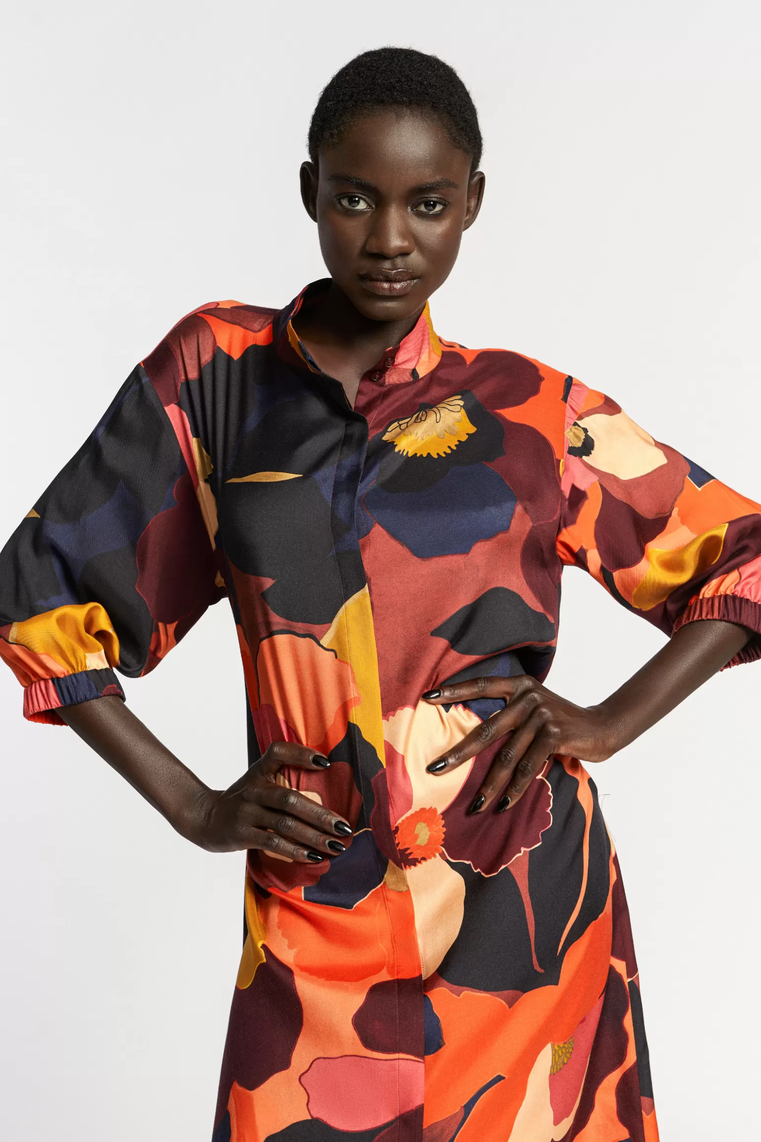 Xandres - Robe mi-longue à col montant raffiné | Design épuré & Soldes exceptionnels