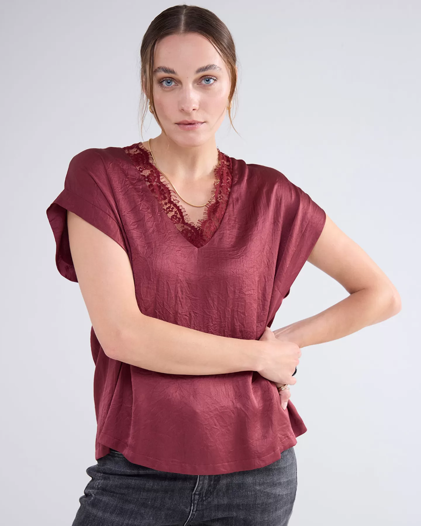 Hauts Femme - Top Élégant Sans Manches Col en V Dentelle Violet pour Tenue d'Été