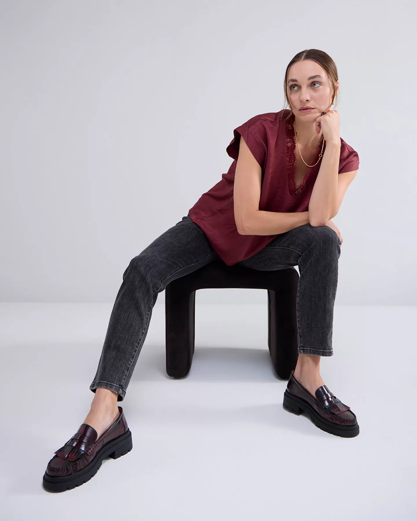 Hauts Femme - Top Élégant Sans Manches Col en V Dentelle Violet pour Tenue d'Été