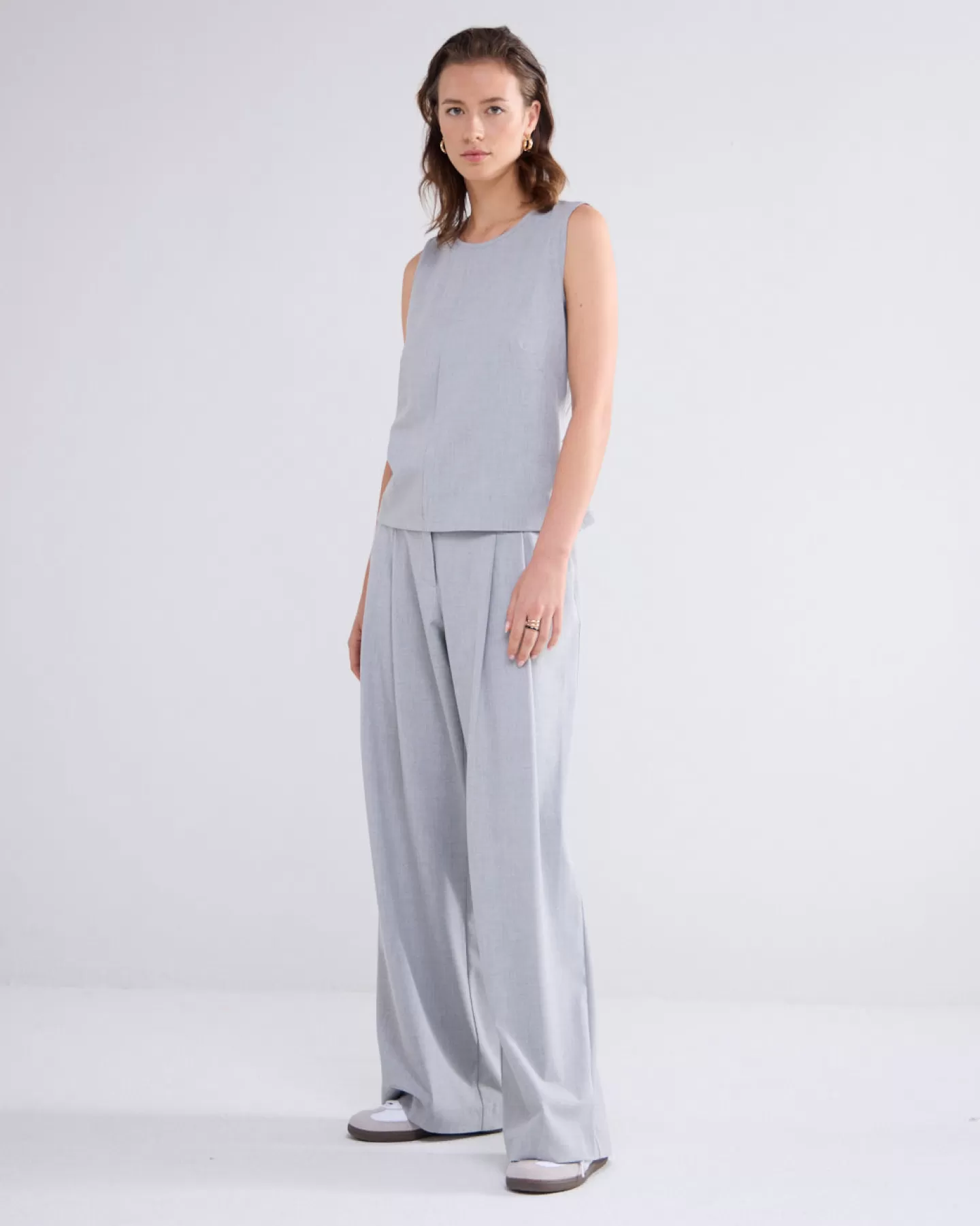 Débardeur Femme Summum Sans Manches - Dos en Taffetas Gris Anthracite - Tissu Respirant et Confortable