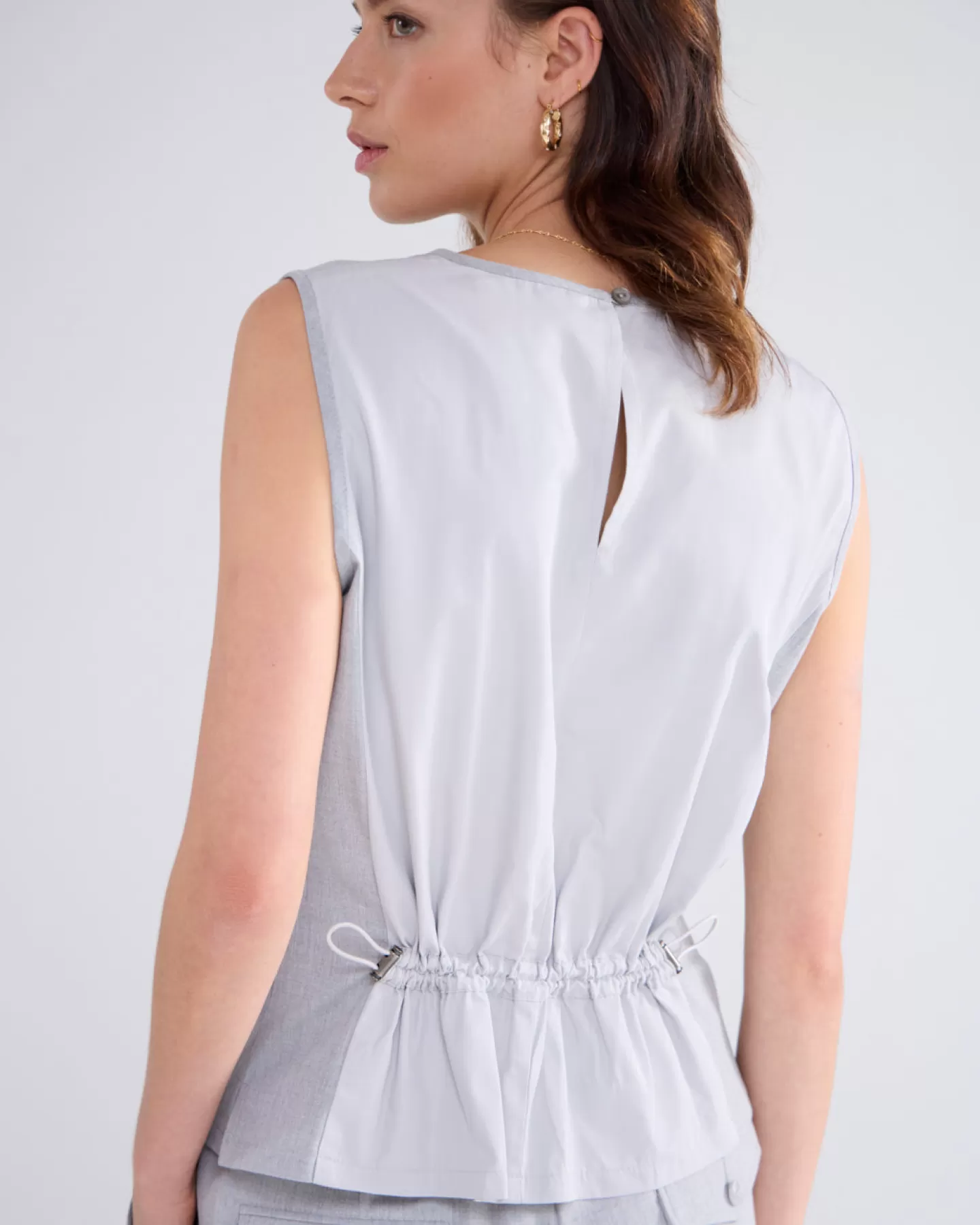 Débardeur Femme Summum Sans Manches - Dos en Taffetas Gris Anthracite - Tissu Respirant et Confortable