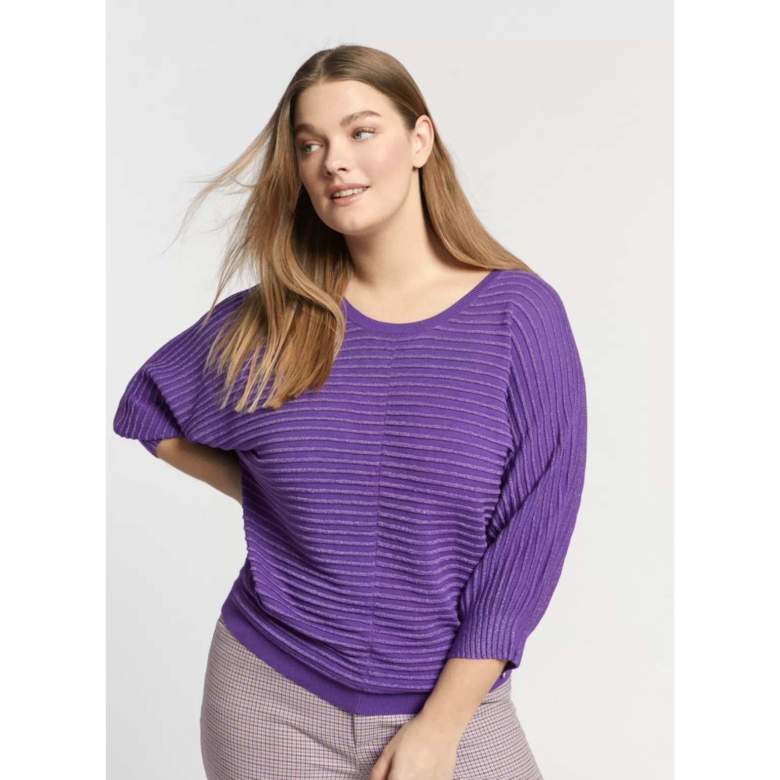 Pull élégant à motifs originaux avec reflets scintillants - Boutique Xandres
