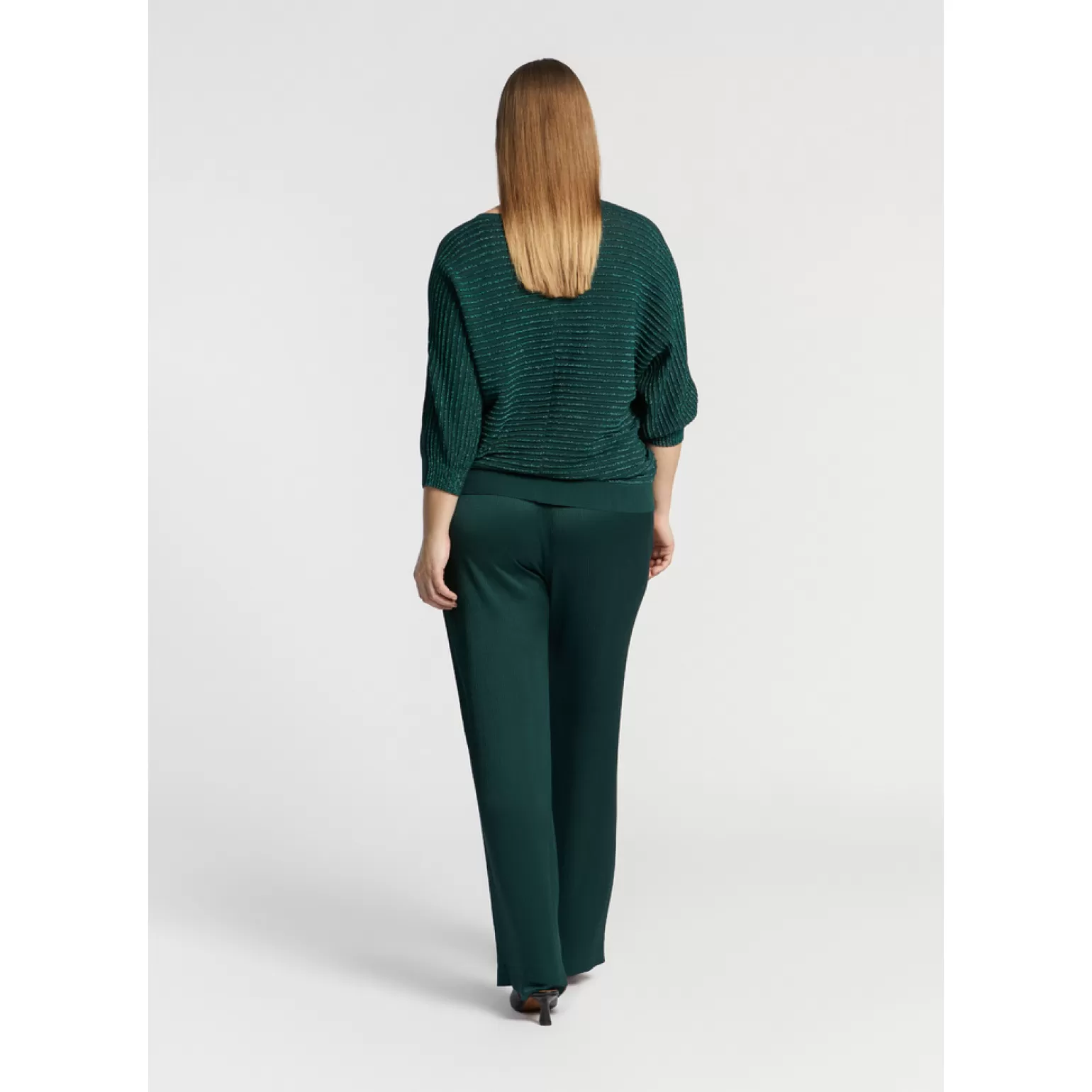Sweater féminin en tricot élégant avec détails scintillants - Motifs brodés artistiques Xandres Édition Exclusive