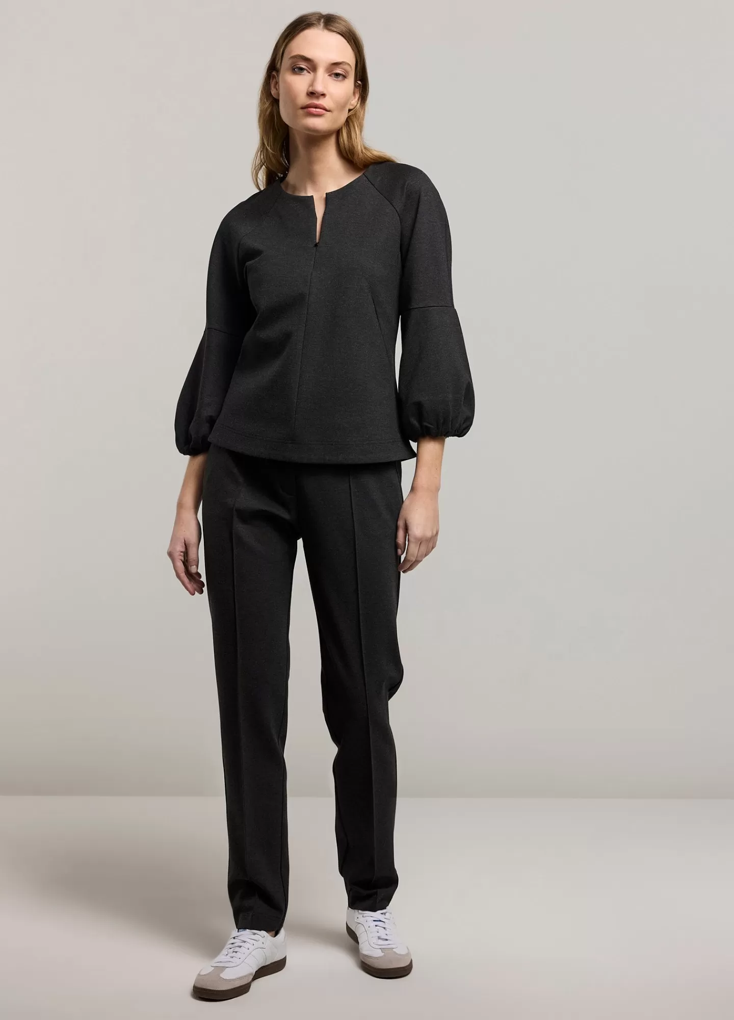 Haut Milano Élégant - Gris Confortable | T-Shirt Intemporel pour Tenue Décontractée | Collection Essentiels d'Été