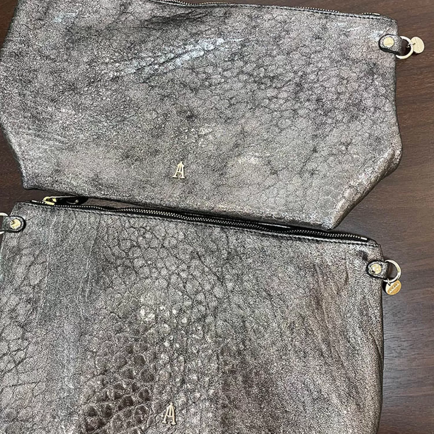 Sac Bandoulière Mallow Bubble - Finition Métallisée Argentée par Craie Studio  
Collection Urbaine Minimaliste - Design Bulle Contemporain