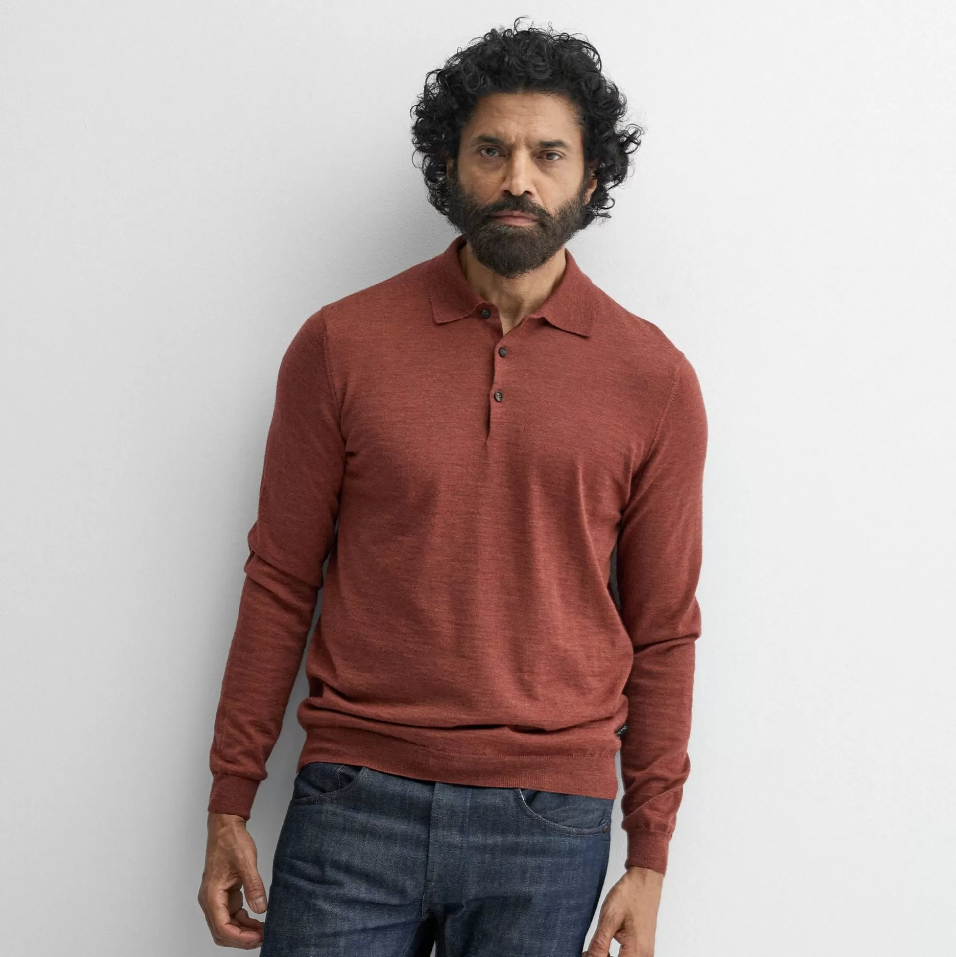 Pull Homme Oliver Sweeney en Maille Rustique - Confort Élégant de la Collection Sulby, Teinte Rouille Naturel