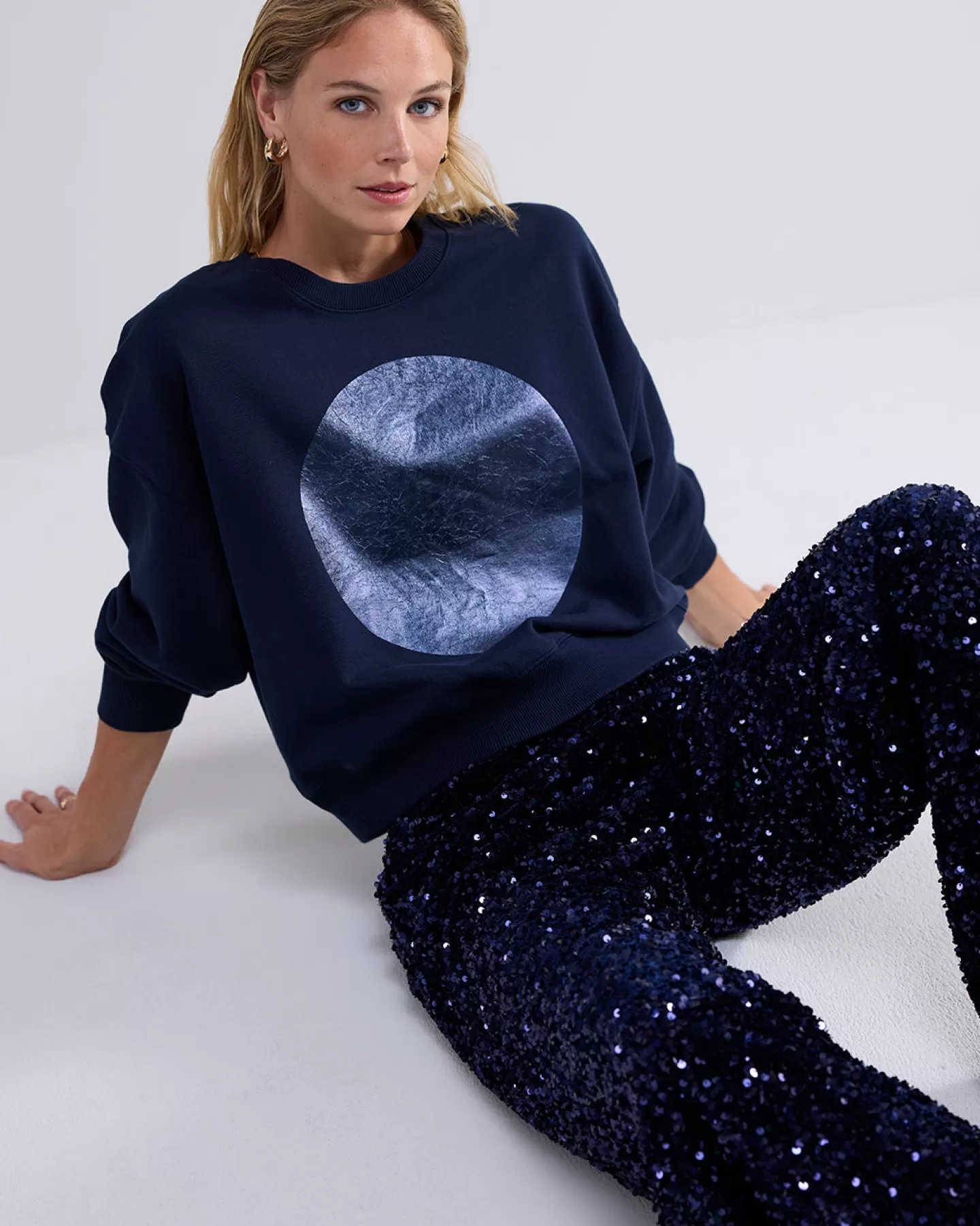 Pull Femme Élégant Summum - Broderies Métallisées Bleu Nuit - Tendance Printemps 2024
