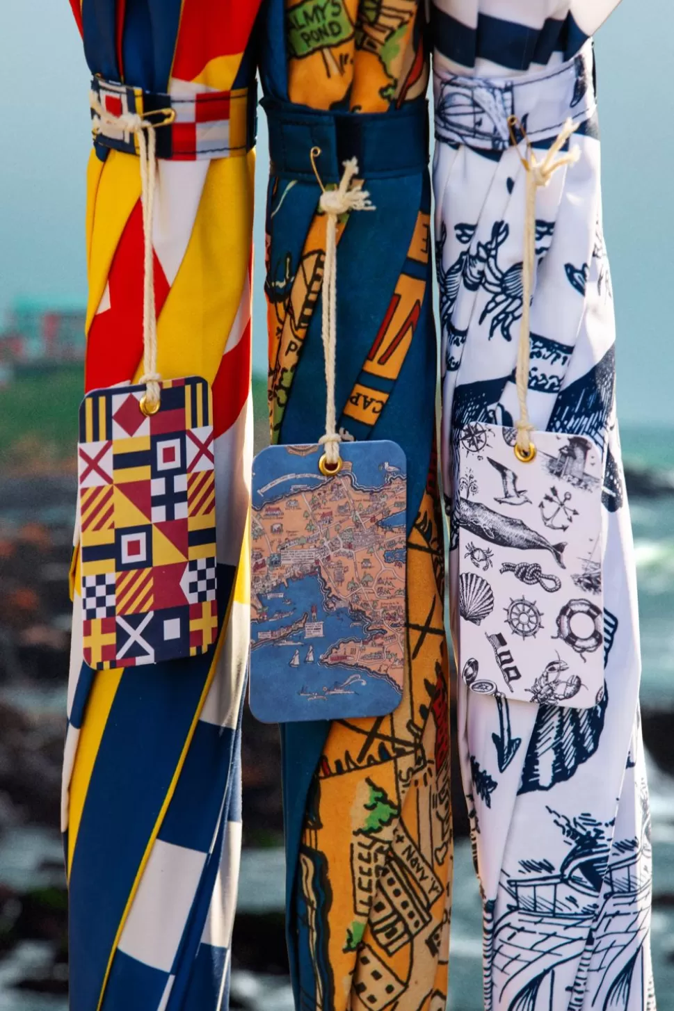 Élégant parapluie nautique signé Kiel James Patrick  
Parapluie marin haut de gamme - Collection Kiel James Patrick  
KJP Umbrella Océanique : Style maritime intemporel  
Parapluie résistant aux intempéries par Kiel James Patrick  
L'Essentiel Marin : Parapluie premium KJP  
Kiel James Patrick - Parapluie de style marin artisanal  
Parapluie voyageur inspiré des embruns - Édition KJP  
KJP Maritime : Parapluie élégant pour aventures côtières  
Parapluie de luxe avec motifs marins par James Patrick  
Collection Kiel : Parapluie résistant au vent style capitaine