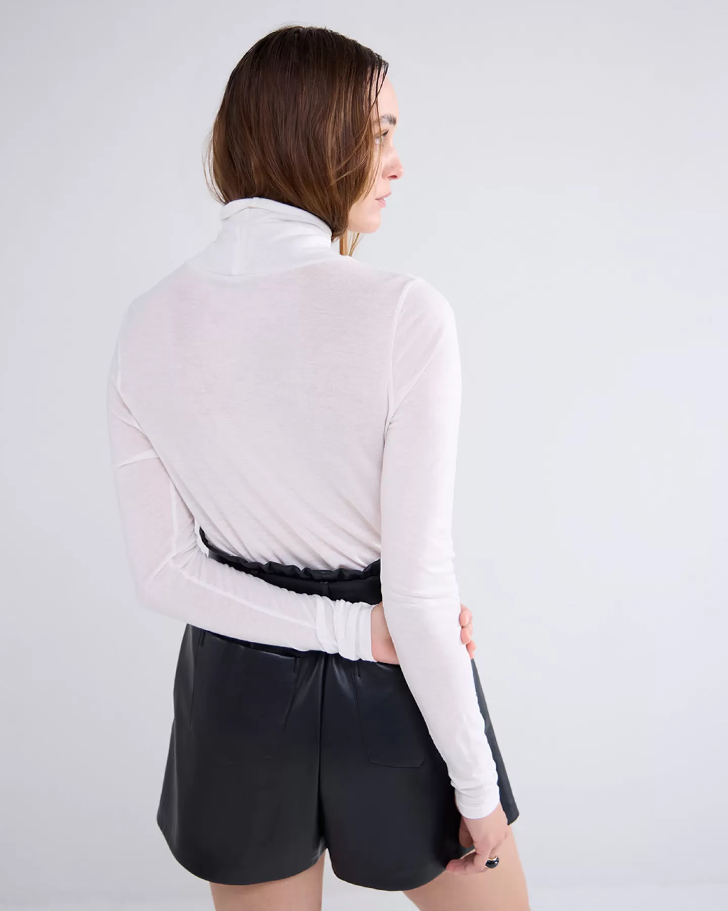 Décolleté Crémeux à Reflets Métallisés - Haut Femme Élégant