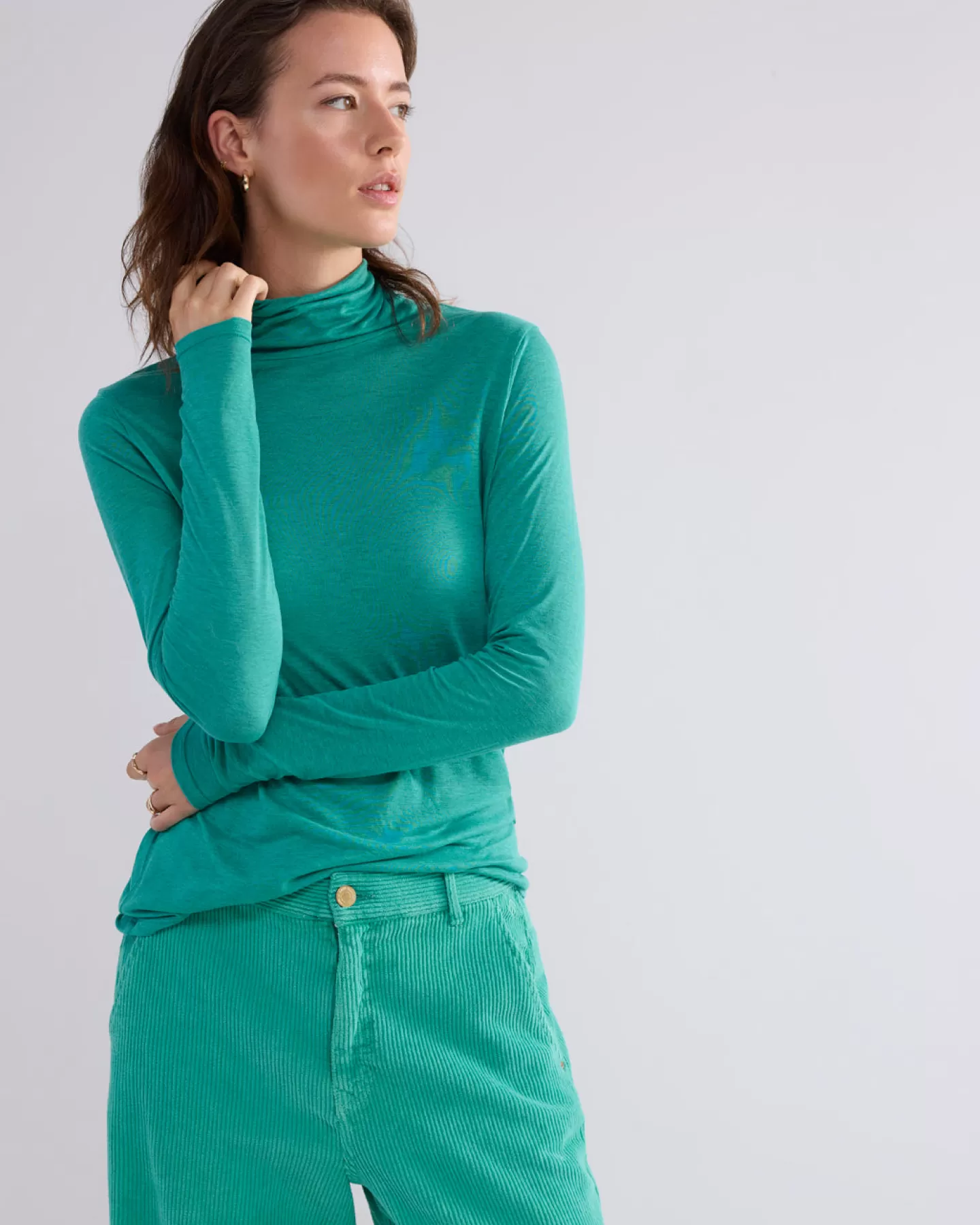Hauts Femme Décontractés - Summum à Col Vert Émeraude | Style Léger & Respirant