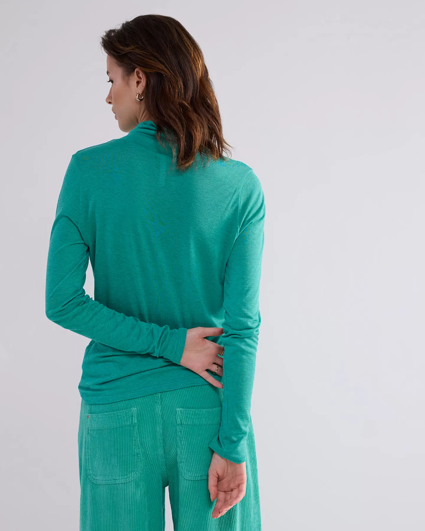 Hauts Femme Décontractés - Summum à Col Vert Émeraude | Style Léger & Respirant