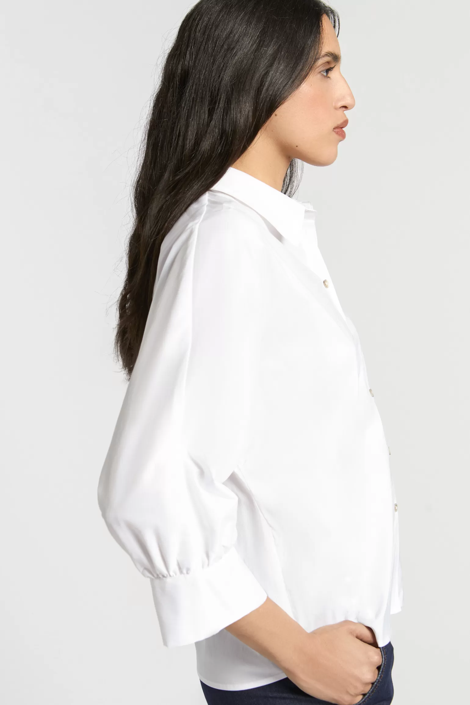 Blouse stylisée col chemisier - Coupe généreuse pour un look sophistiqué Xandres

（：，