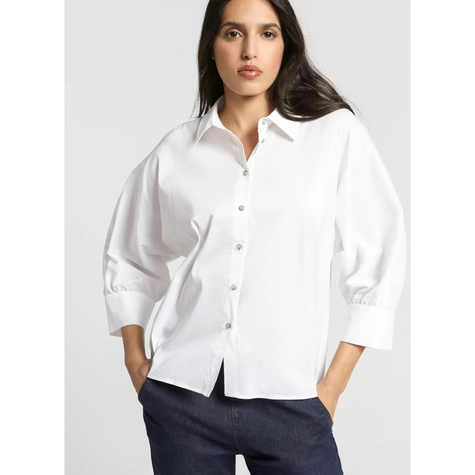 Blouse stylisée col chemisier - Coupe généreuse pour un look sophistiqué Xandres

（：，