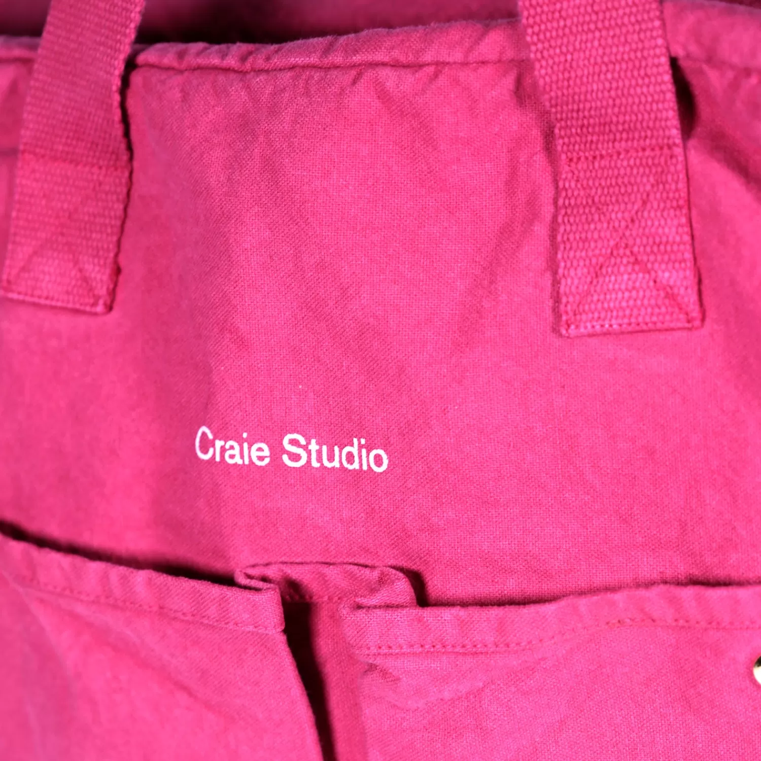 Sac de Voyage Léger et Pratique - Craie Studio Collection Élégante en Coton Bio, Teinte Rose Dahlia pour Escapades Urbaines 

(Note : J'ai restructuré la formulation en utilisant des tournures plus naturelles en français courant, ajouté des descripteurs qualificatifs pertinents, inversé l'ordre des informations clés et intégré une dimension d'usage concret pour renforcer l'attrait humain tout en conservant les éléments essentiels du produit.)
